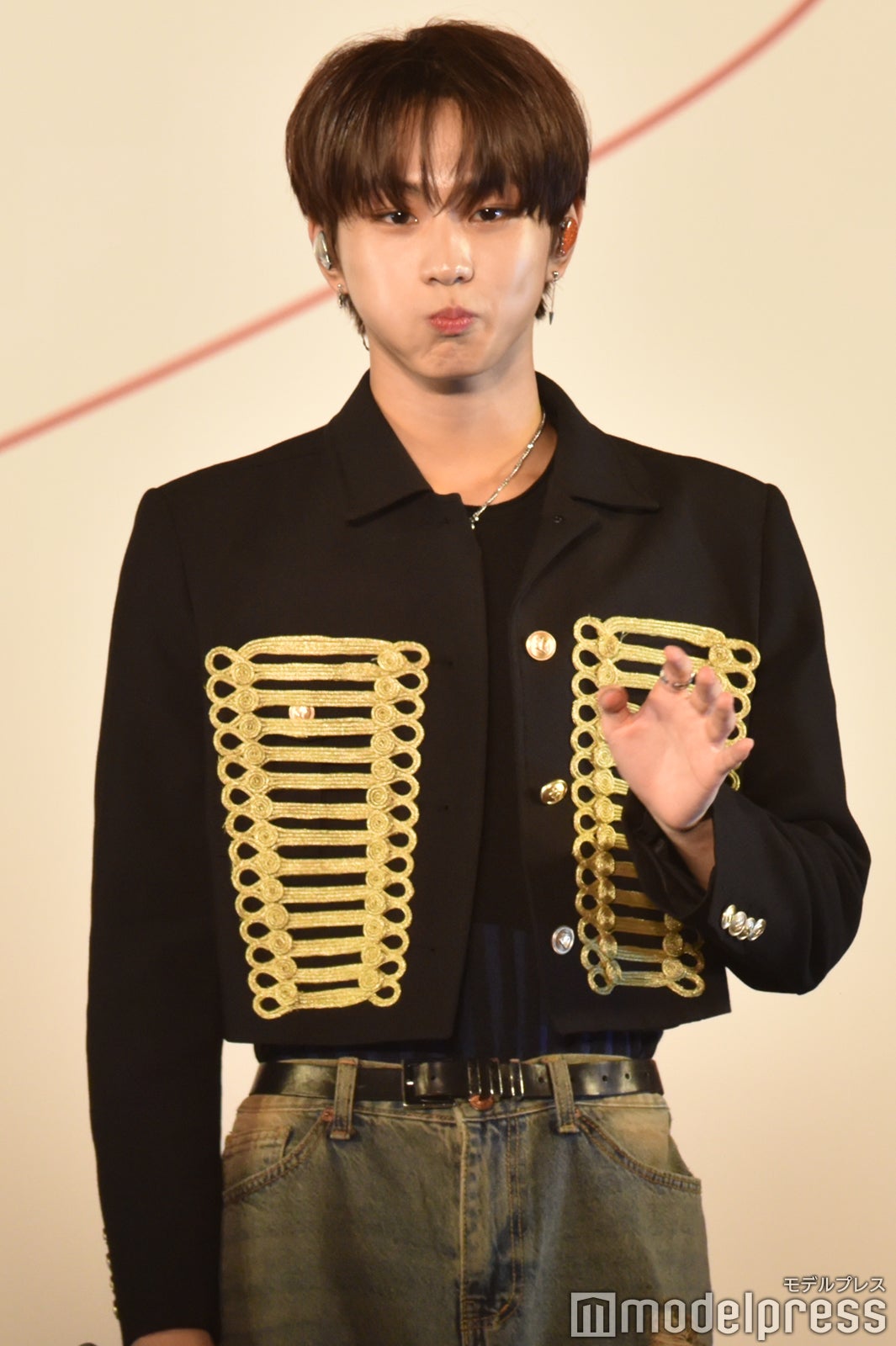 水を飲んでほっぺがぷくぷくなJUNGWON（C）モデルプレス