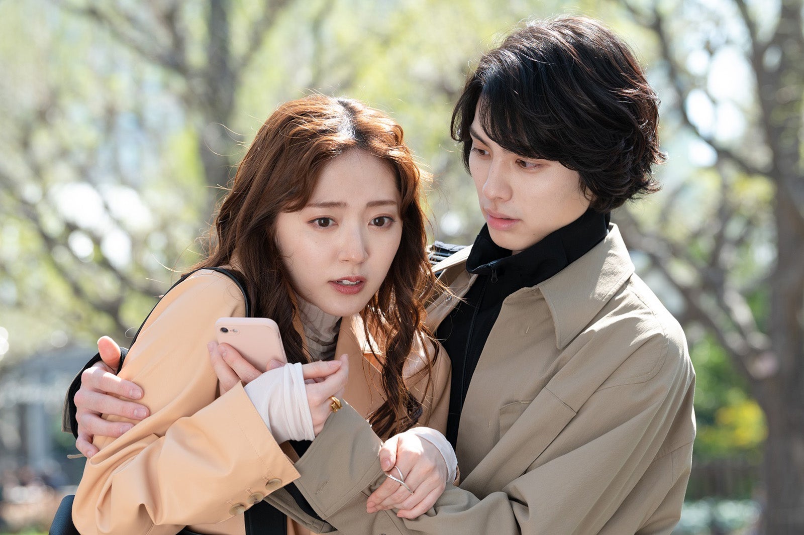 鈴木愛理、本田響矢／「ANIMALS-アニマルズ-」第1話より（C）AbemaTV, Inc.