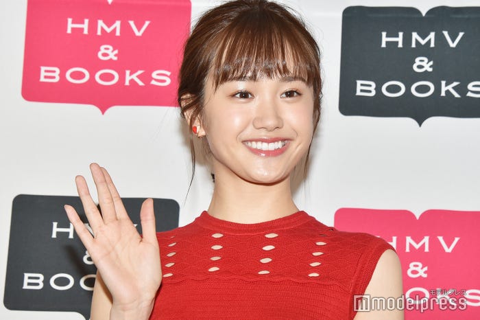 尾碕真花(C)モデルプレス