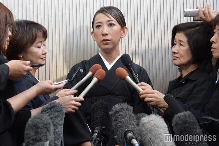 蜷川幸雄さん通夜 藤原竜也ら1500人弔問 娘 実花氏 最後まで駆け抜けた モデルプレス 蜷川幸雄さん通夜 藤原竜也ら1500人弔問 娘 実花氏 最後まで駆け抜けた モデルプレス