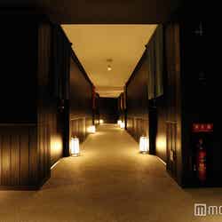 “Incredible”な空間から、寛ぎに満ちた「静」の居室へと誘う／画像提供：SHIBUYA HOTEL EN
