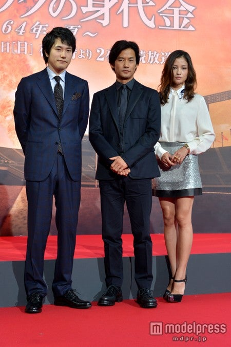 （左より）松山ケンイチ、竹野内豊、黒木メイサ