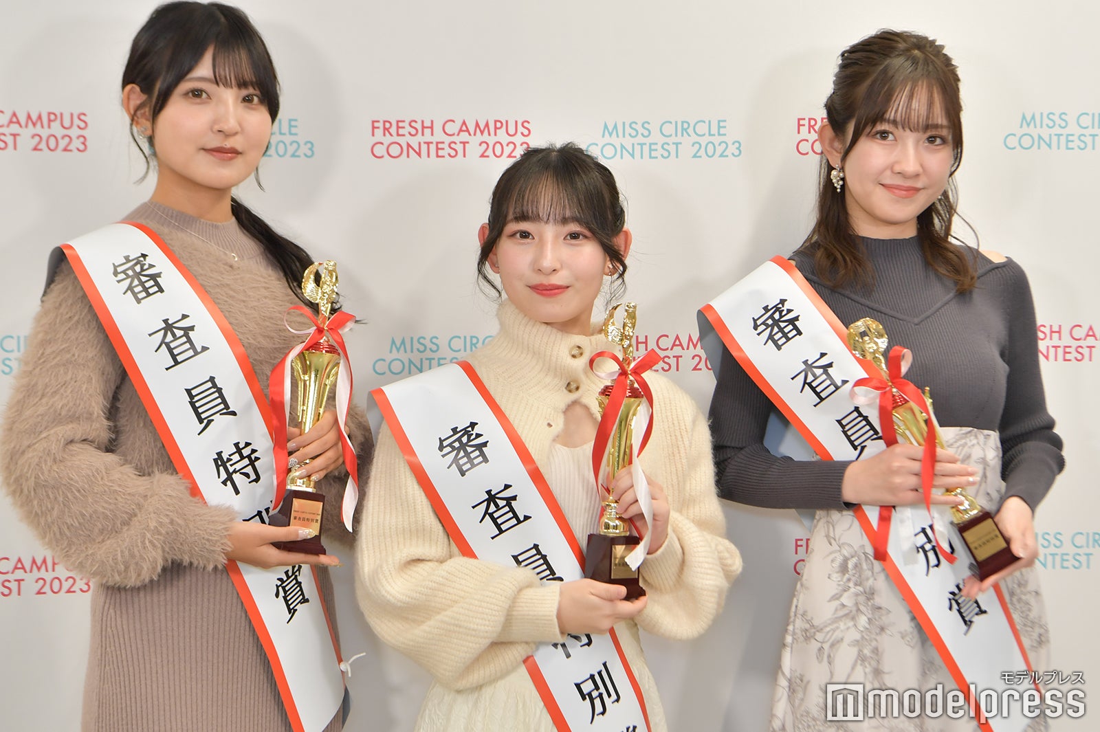 （左から）水越侑季さん、藤岡花さん、加藤怜さん（C）モデルプレス