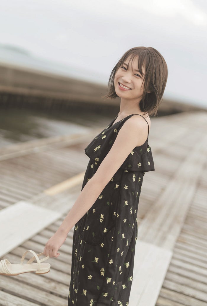 乃木坂46秋元真夏 ドキッとする表紙カット解禁 アイドルとしての葛藤も語る モデルプレス 乃木坂46秋元真夏 ドキッとする表紙カット解禁 アイドルとしての葛藤も語る モデルプレス