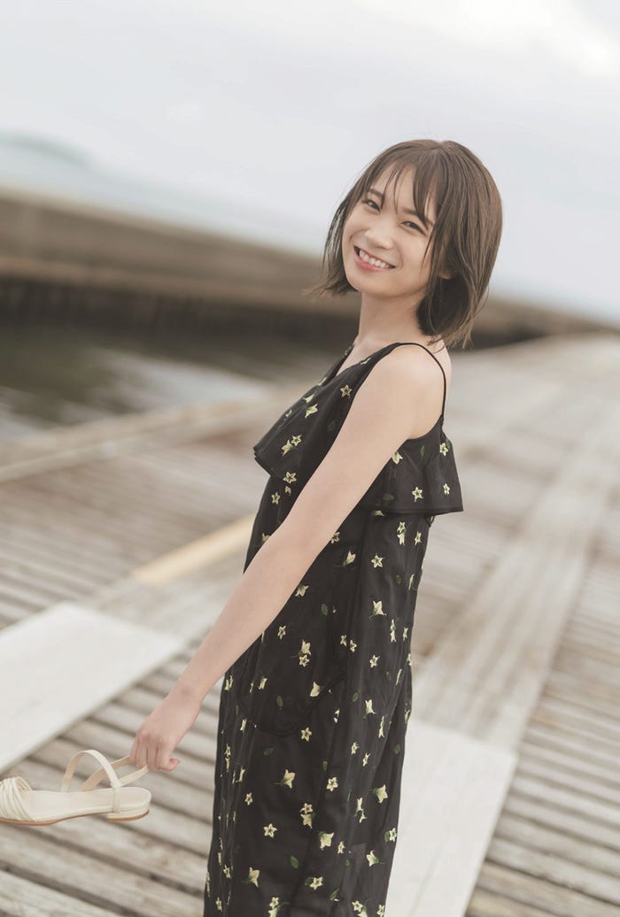 「blt graph.vol.68」別冊付録:秋元真夏(乃木坂46)特大ポスター3種(提供写真)