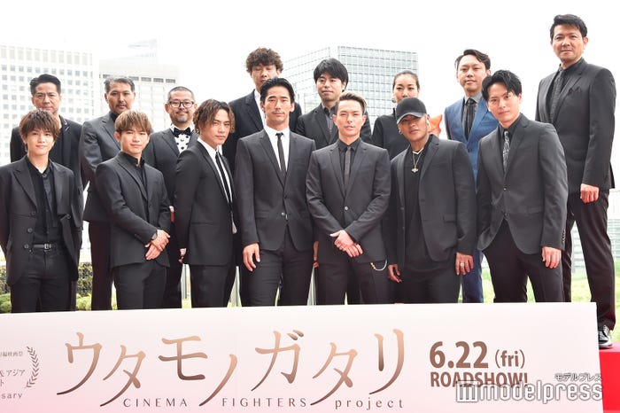 (前列左から)岩田剛典、NAOTO、登坂広臣、小林直己、今市隆二、ELLY、山下健二郎(後列左から)EXILE HIRO、岸本司監督、平林勇監督、松永大司監督、石井裕也監督、安藤桃子監督、Yuki Saito監督、別所哲也(C)モデルプレス