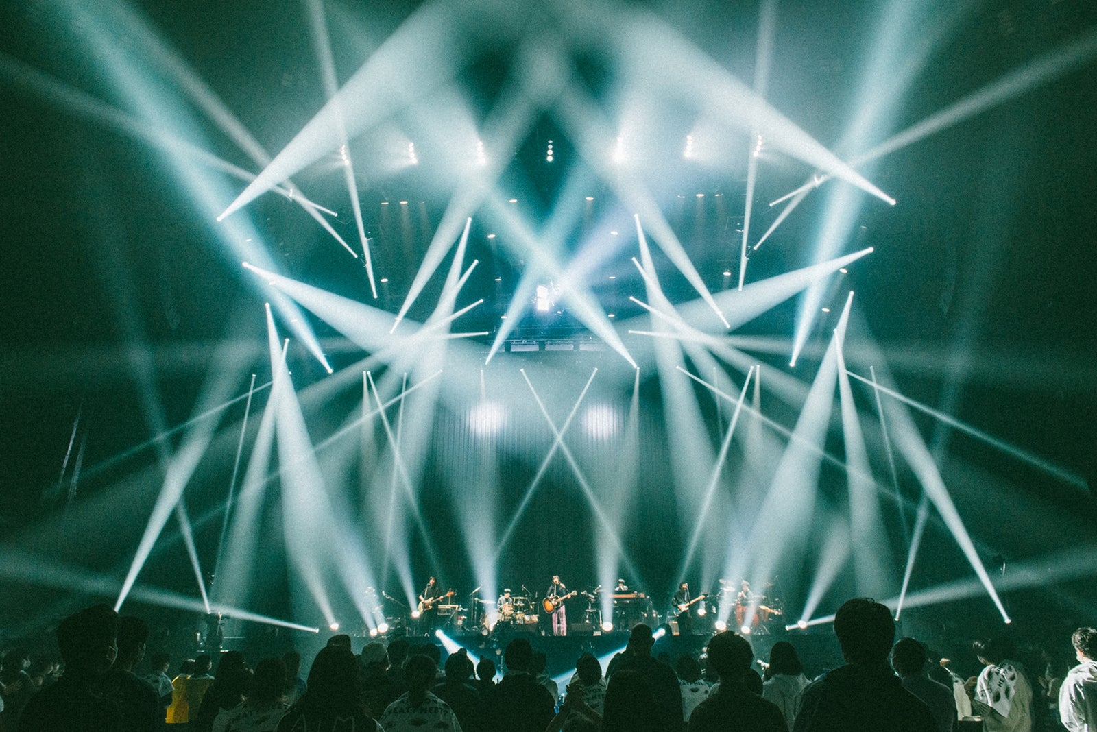 あいみょん 全国アリーナツアー「AIMYON TOUR 2020 ミート・ミート」 写真：永峰拓也（提供写真） あいみょん 全国アリーナツアー「AIMYON TOUR 2020 ミート・ミート」 写真：永峰拓也（提供写真）