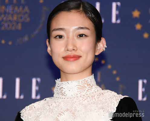 河合優実、“今年最も輝いた女優”に「ずっと走ってた」怒涛の1年回顧【ELLE CINEMA AWARDS 2024】