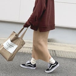 いいとこ取りの素敵コンビ♡冬のスニーカー×スカートコーデで大人の抜け感を