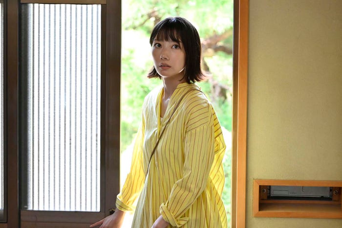 波瑠/「魔法のリノベ」第7話より(C)カンテレ