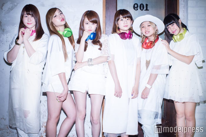 Little Glee Monster(左から)かれん、MAYU、芹奈、manaka、麻珠、アサヒ(C)モデルプレス