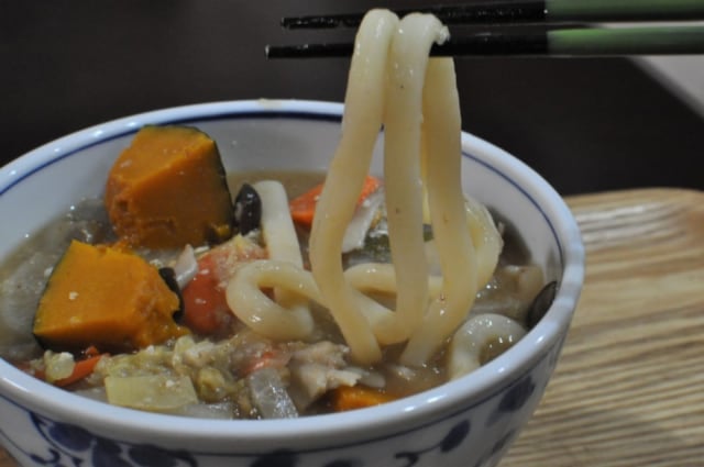 業務スーパーの「冷凍鍋ほうとう麺」麺