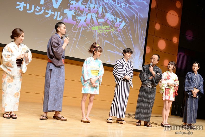 （左から）神楽坂恵、深水元基、真野恵里菜、染谷将太、マキタスポーツ、小島梨里杏、綾部真弥監督