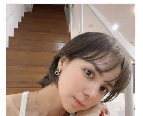 第5子妊娠中の鈴木サチ、スキニーで抜群スタイル披露「変わらず綺麗」「脚長い」