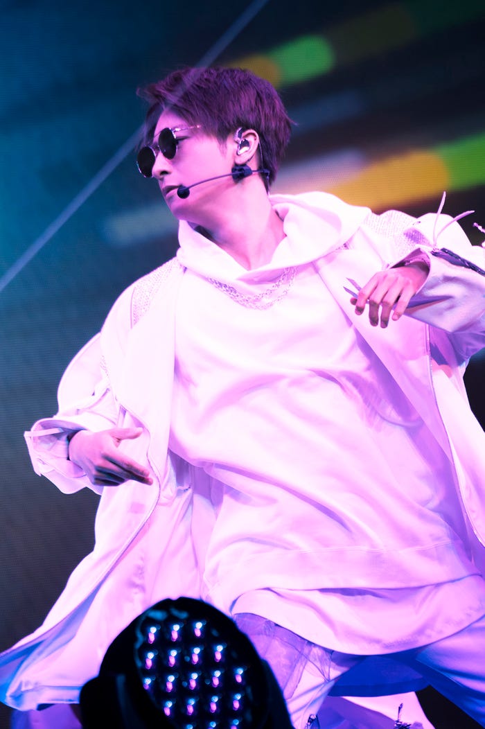 與真司郎(画像提供:avex)