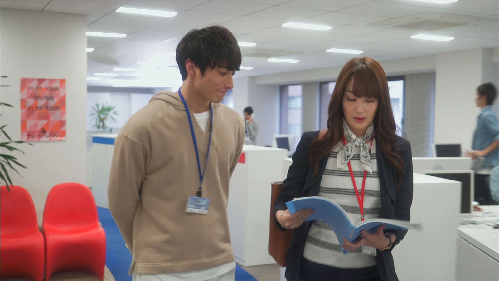 小関裕太、高梨臨／ドラマ『恋がヘタでも生きてます』第5話より（C）読売テレビ