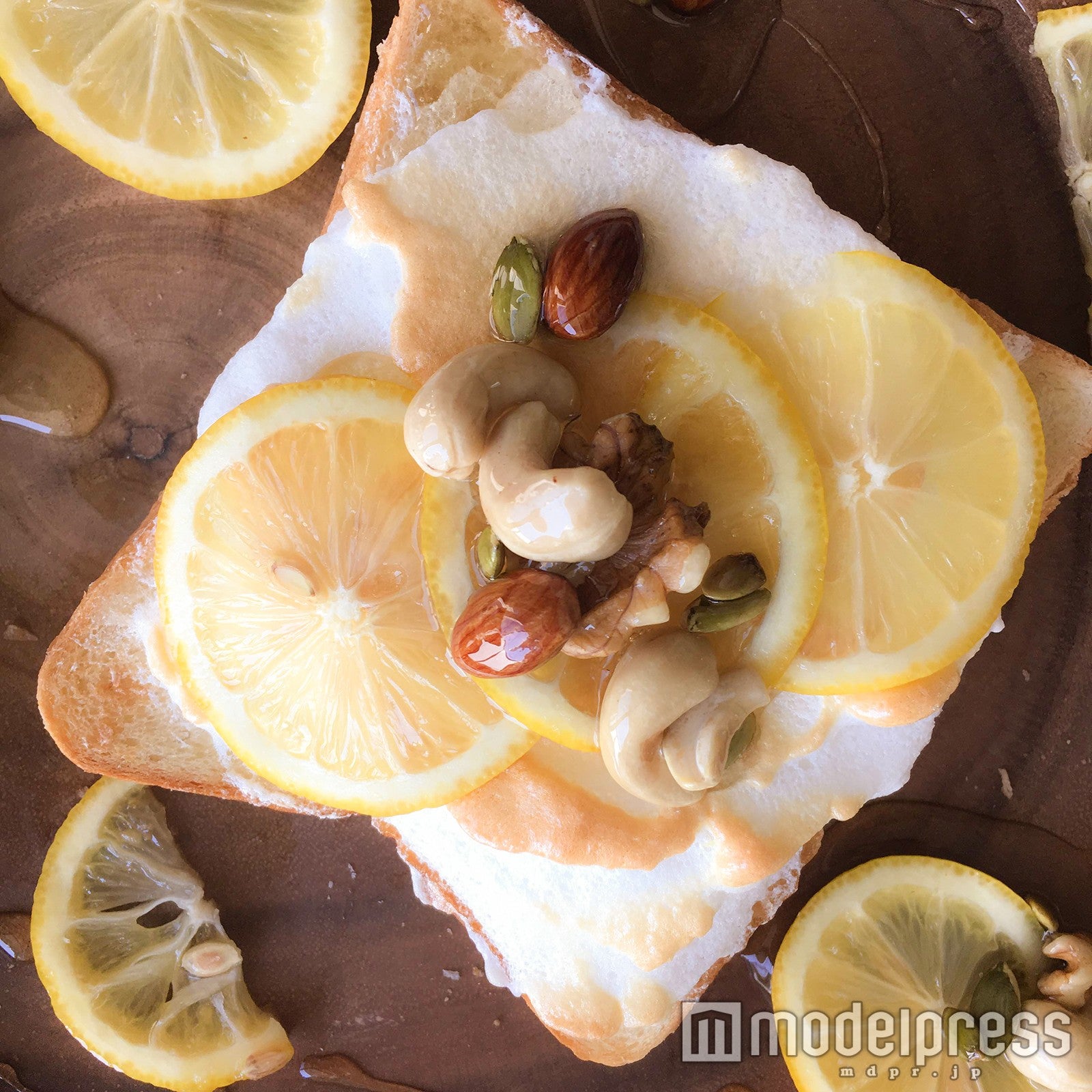 可愛くトッピングして完成！／画像提供：柏原歩