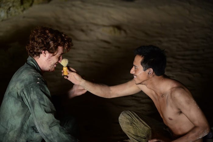 ブランドン・マクレランド、満島真之介(C)2017 The STAR SAND Team