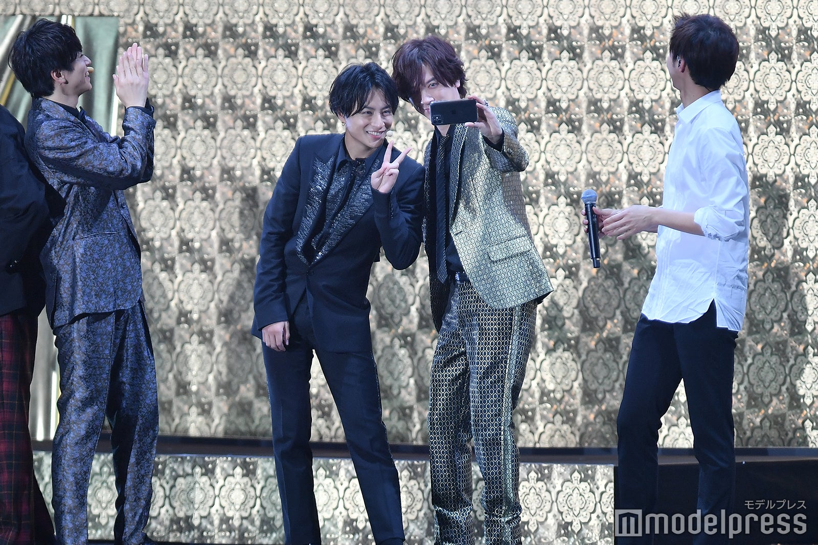 白濱亜嵐＆DAIGOが2ショット撮影（C）モデルプレス