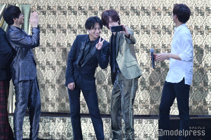 白濱亜嵐&DAIGOが2ショット撮影(C)モデルプレス