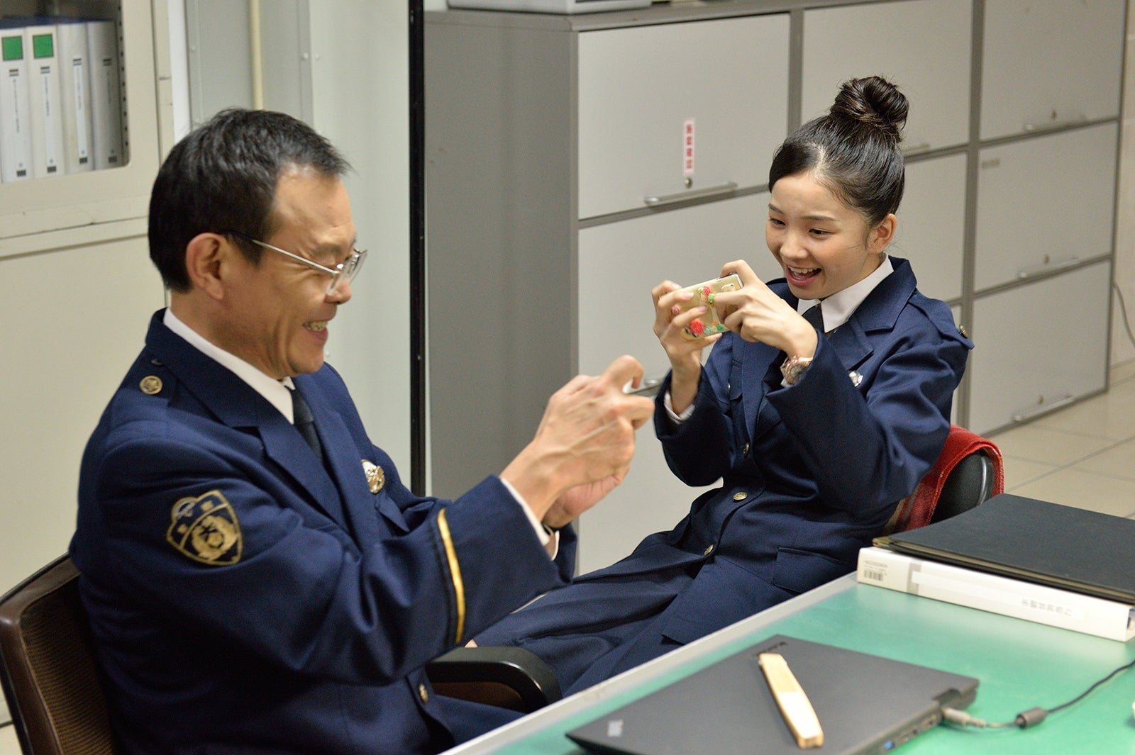 福地桃子出演「潜入捜査アイドル・刑事（デカ）ダンス」より（C）テレビ東京