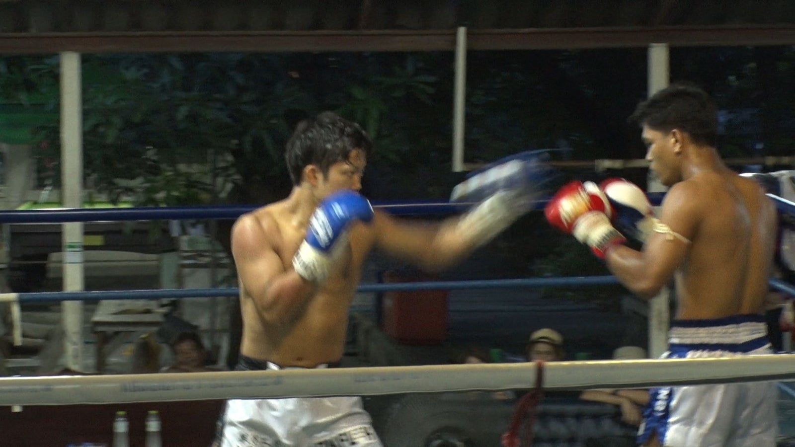 試合に挑む裕ちゃん／「あいのり：Asian Journey」第14話より（C）フジテレビ