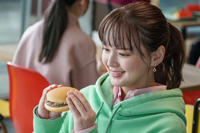 多部未華子/セット500「カプセルトイ」篇メイキング(提供写真)