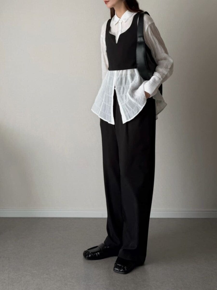 黒ワイドパンツ コーデ 黒ワイドパンツコーデ3