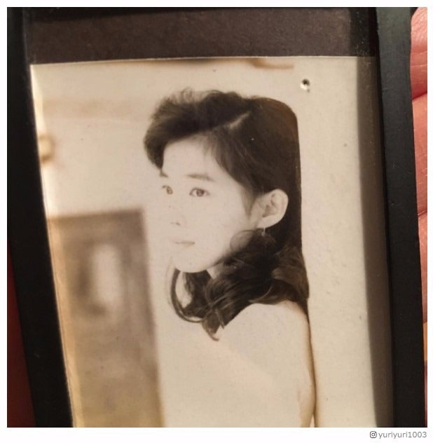 石田ゆり子、20代の頃の秘蔵写真公開「惚れ惚れする美しさ」「妹さんにそっくり」