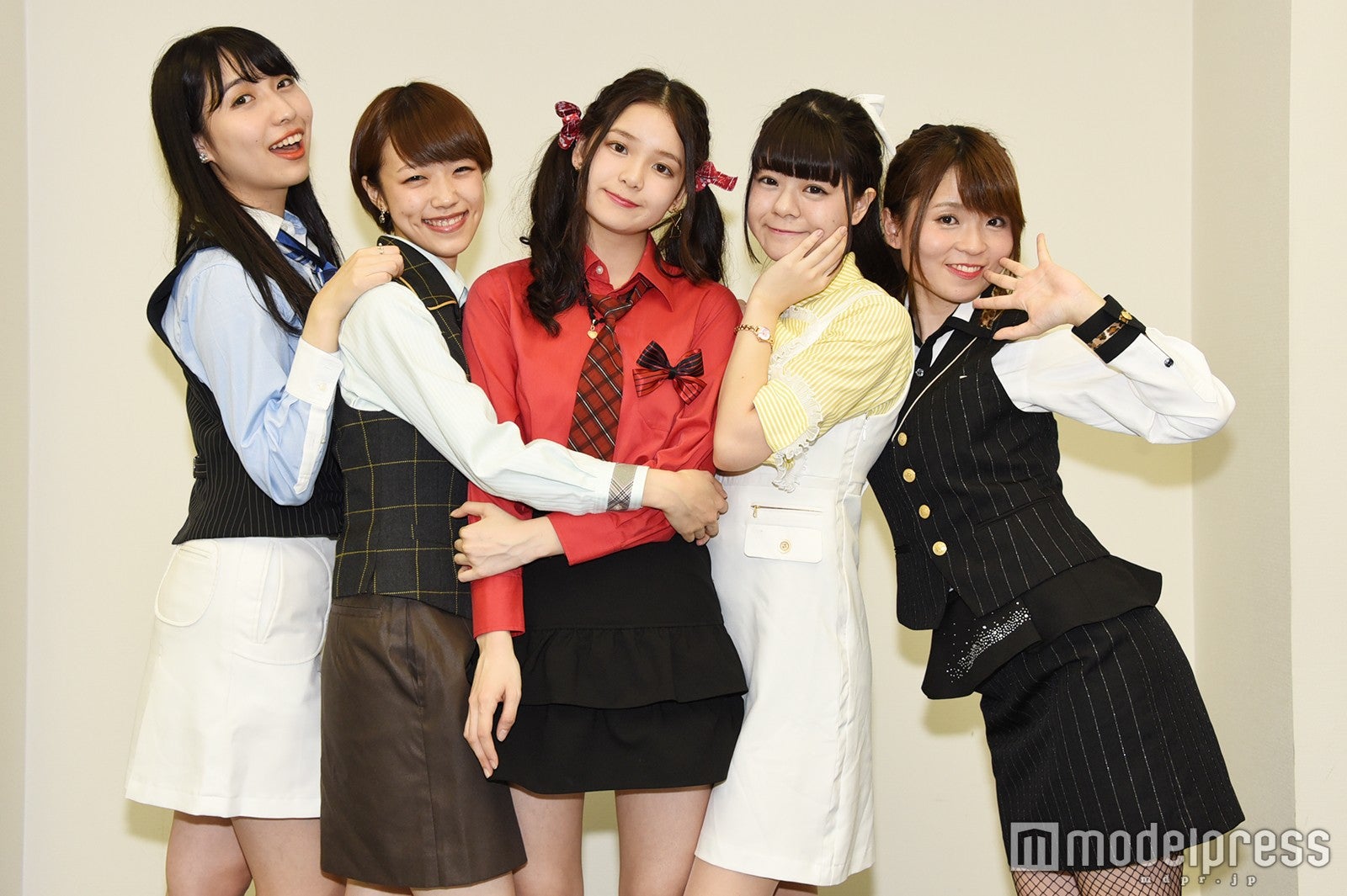 （左から）仙咲ふうか、小澤綾乃、詩島萌々、小畑奈菜、西條美里（C）モデルプレス