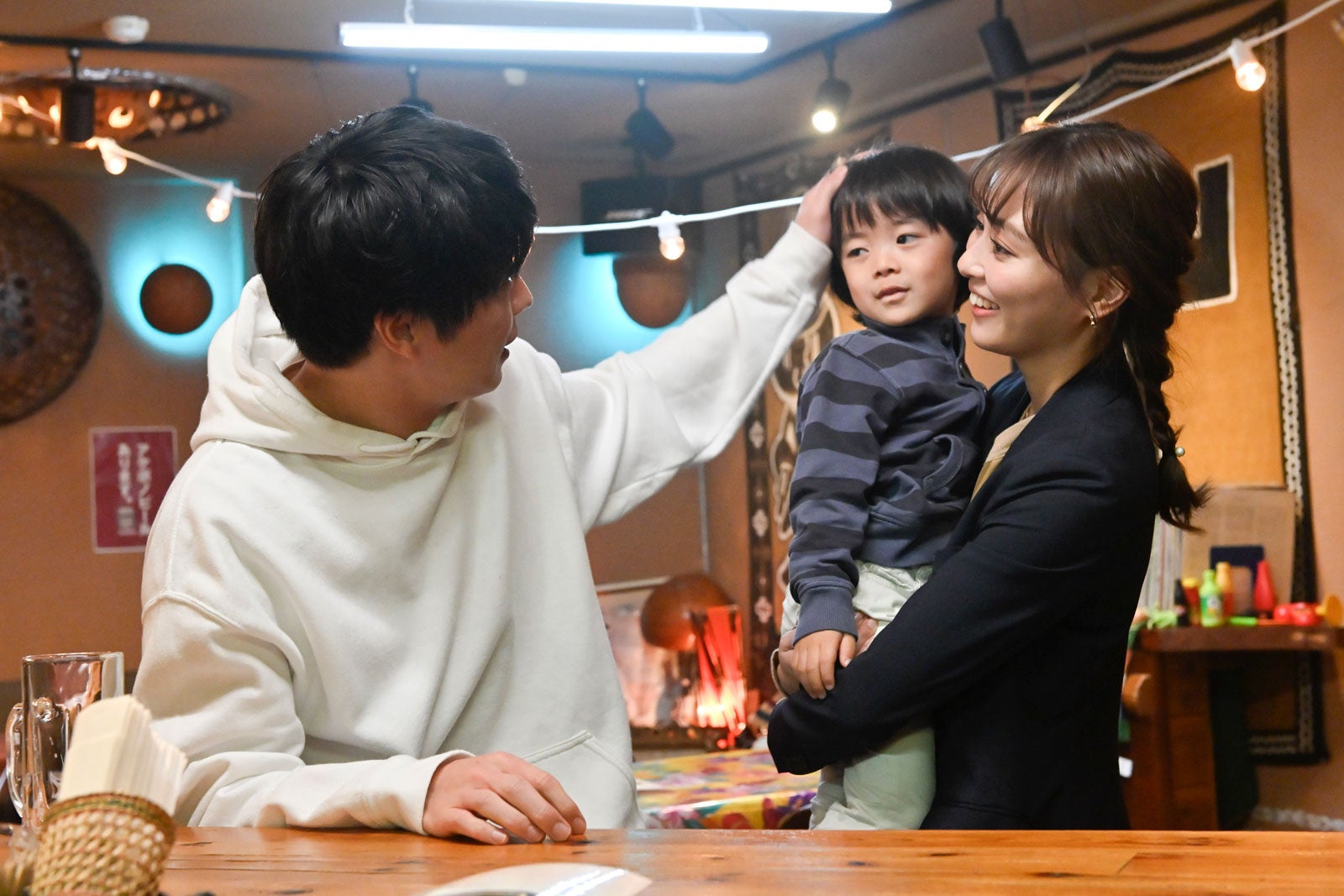 田中圭、内田理央「おっさんずラブ-リターンズ-」第1話（C）テレビ朝日