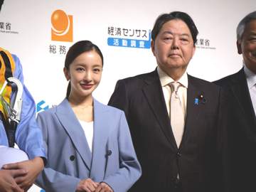 林芳正総務大臣が「ともちん」呼び 板野友美のキリッとした社長姿に「この社長のもとで働きたいですね～」