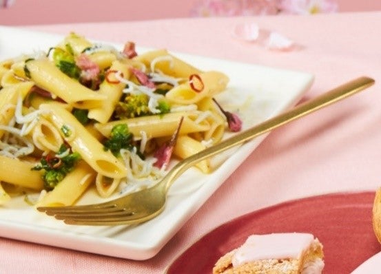 『ビアンケッティ ＆ さくら』¥880（税抜）／画像提供：スターバックス コーヒー ジャパン　