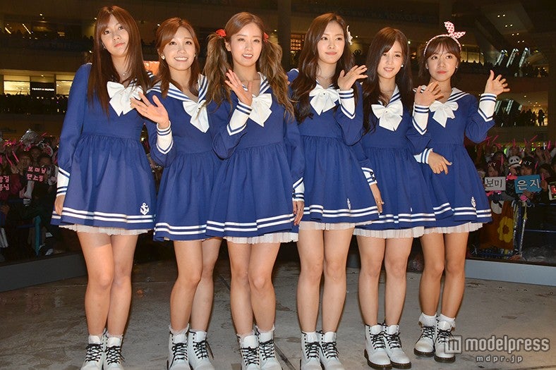 Apink（左から）ハヨン、ウンジ、ボミ、ナウン、チョロン、ナムジュ