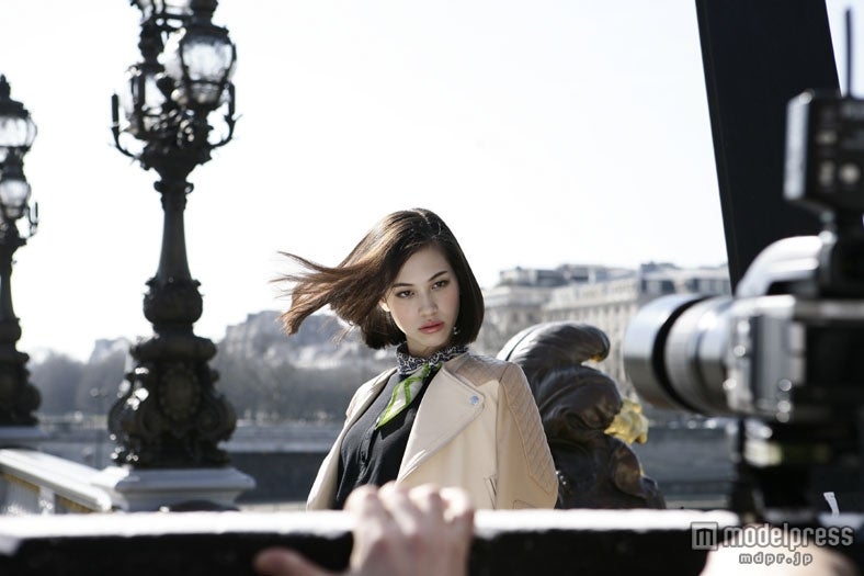 水原希子／資生堂「TSUBAKI」ヘッドスパ新CMメイキングショット