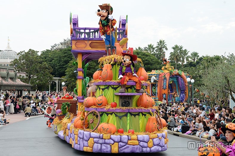 「ハッピーハロウィーンハーベスト」フェアで楽しむハロウィーンゲームコーナーのフロート