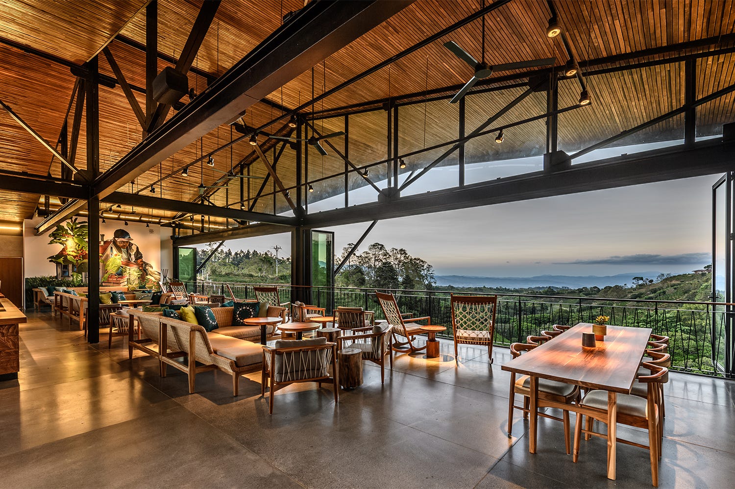 スターバックス、自社農園でカフェ営業&見学ツアーも ビジターセンター一般公開