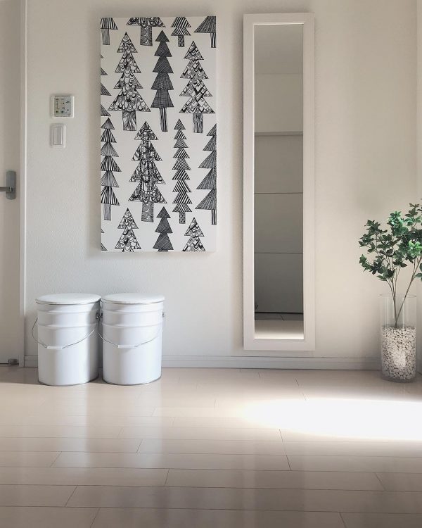 ファブリックパネルのおしゃれな飾り方をご紹介 センスの良いリビングや玄関に モデルプレス