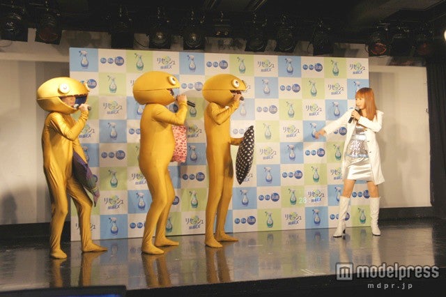 （左から）谷田部俊、杉山裕之、坪倉由幸、中川翔子