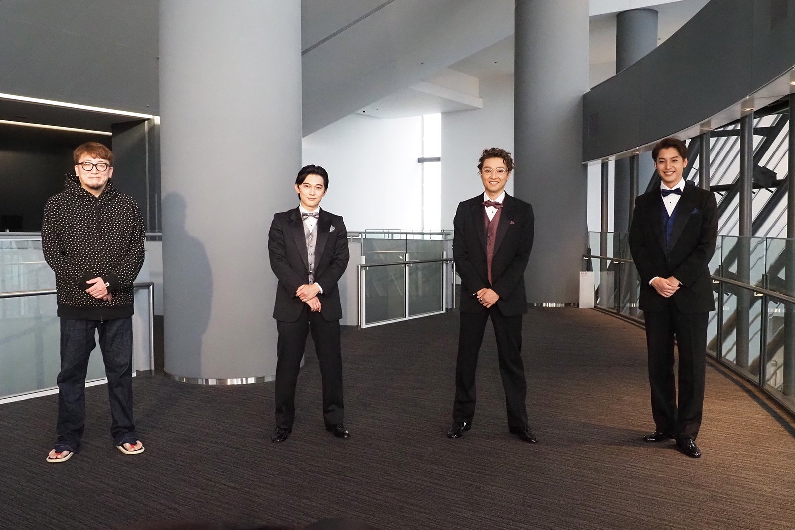 左から：福田雄一氏、吉沢亮、井上芳雄、大野拓朗（提供写真） 