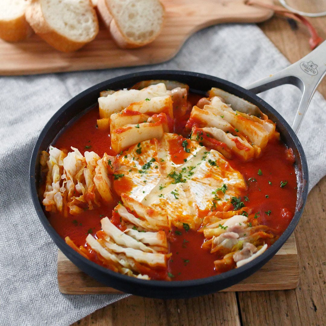 カマンベールチーズまるごと♪豚バラ白菜のトマトカレー煮