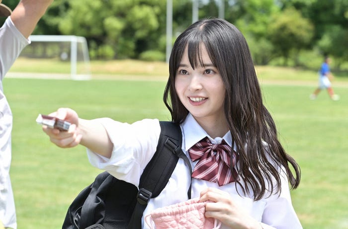 飯沼愛(C)「パパとムスメの7日間」製作委員会