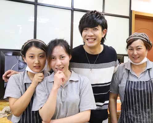 ボイメン田村侑久、海外でも沸かせる “ブーケトス”の結果は?<キスできる餃子>