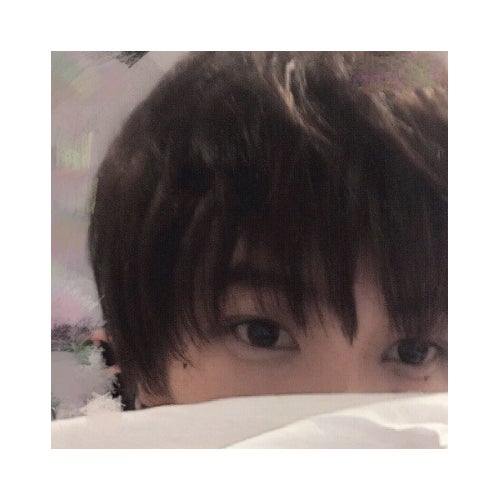 山崎賢人風ものまねメイクを施したざわちん／ざわちんオフィシャルブログ（Ameba）より