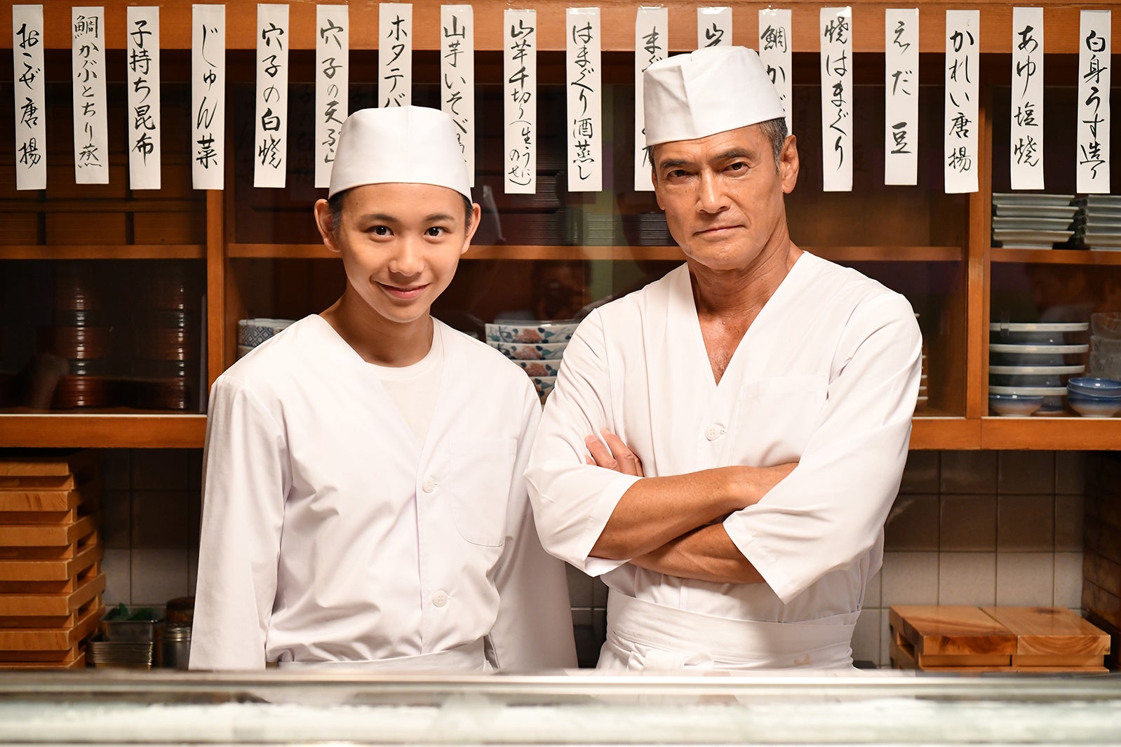 （左から）須賀健太、渡辺裕之（C）「江戸前の旬」製作委員会 2018