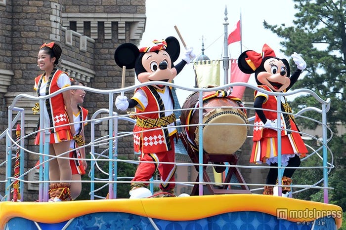 「おんどこどん!」ミッキー、ミニー