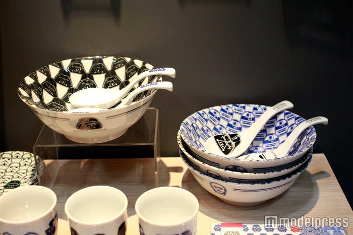 和食器¥1,500(C)&TM Lucasfilm Ltd.