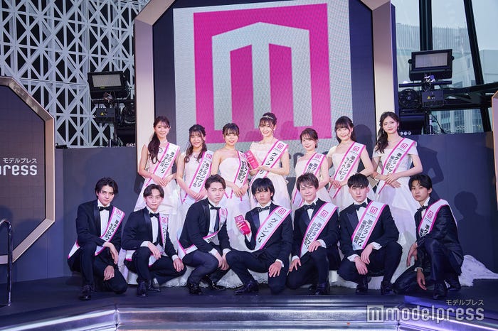 (上段左から)斎藤恭代さん、石川舞華さん、湊崎みるさん、仲美由紀さん、AYANEさん、愛乃さん、HANAさん/(下段左から)赤羽流河さん、坂井翔さん、岡真暉さん、森田悠斗さん、松見守紘さん、村田大斗さん、三佐々川天輝さん(C)モデルプレス