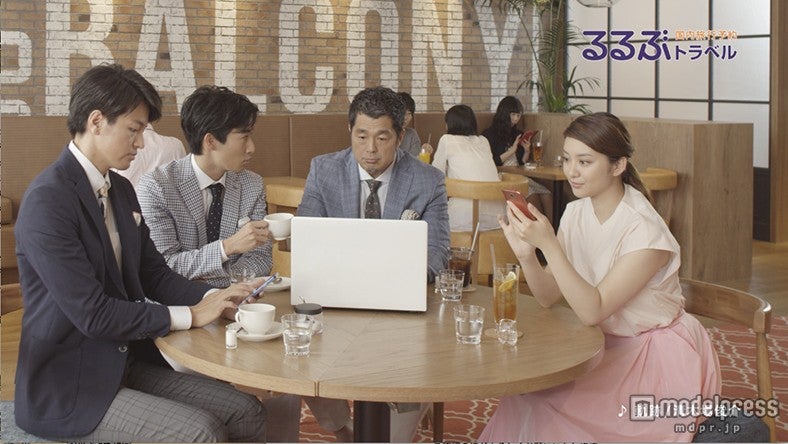 武井咲／新CM「るるぶトラベルででてこいや～、出張は私にまかせなさい＋家族旅行」篇より