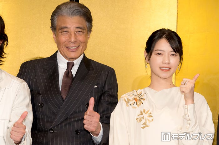 舘ひろし、西野七瀬(C)モデルプレス